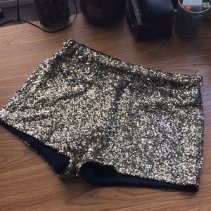 Agaci Agaci short gold, like New, estrech size M